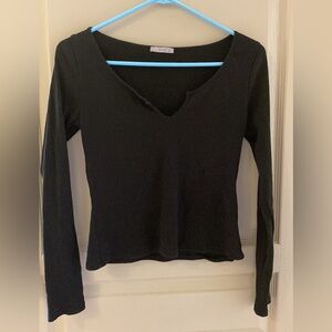 Black long sleeve V cut